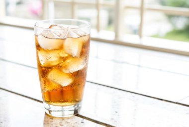 Buzlu çay. Buzlu içecek, ferahlatıcı.