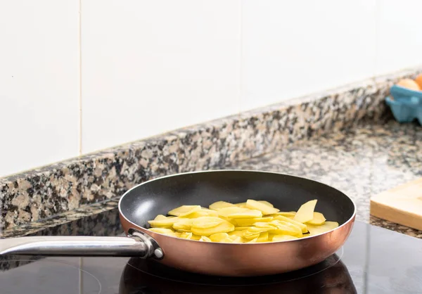Conceito Preparar Uma Omeleta Espanhola Tradicional — Fotografia de Stock