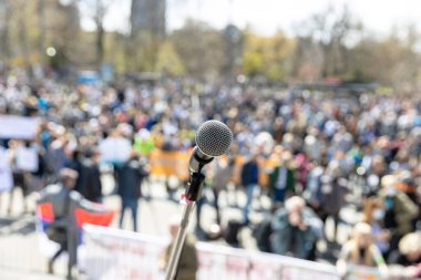 Mikrofon odak bulanık protesto veya kamu gösteri karşı