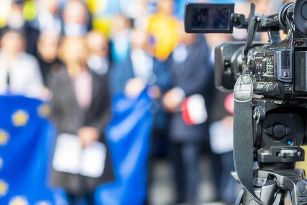 Filmning Politiska Möten Eller Medieevenemang Med Kamera Europeiska Unionens Flagga — Stockfoto