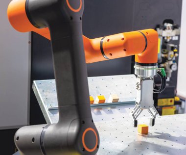 Endüstriyel seçim ve yer için robot veya robot kolu, yerleştirme, kalite testi veya makine bakımı