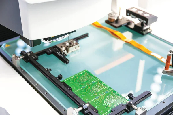 Tablero Cableado Impreso Durante Proceso Producción Fabricación Electrónica —  Fotos de Stock