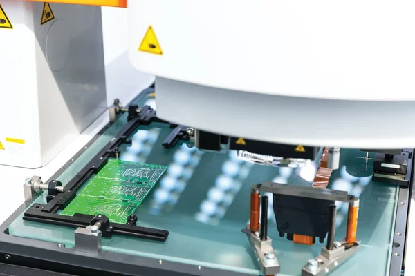 Placa Circuito Impreso Durante Proceso Producción Fabricación Electrónica — Foto de Stock