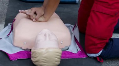 İlk yardım ve kardiyopulmoner canlandırma kalp masajı kursu