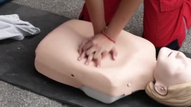 Kardiyopulmoner canlandırma (CPR) ve ilk yardım
