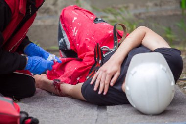 İş kazası. İlk yardım eğitimi.