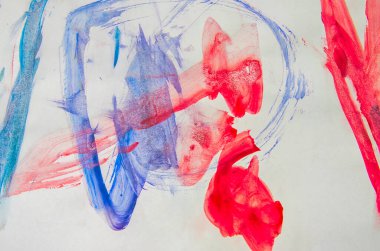 Beyaz arka planda koyu kırmızı ve mavi fırça darbelerinin yer aldığı soyut sanat eserleri. Gevşek dairesel ve doğrusal desenler dinamik bir bileşim oluşturur.