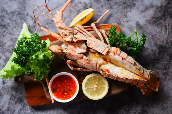 Spiny Lobster Food Wooden Cutting Board Fresh Lobster Rock Lobster — Stock Photo, Image