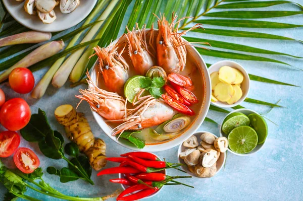Krevetová Polévka Polévkové Míse Mořských Plodů Thajskou Bylinkou Kořením Thajské — Stock fotografie