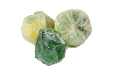 Beyaz arka plan üzerinde endüstriyel izole aksesuarlar için prehnite mineral