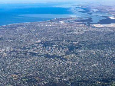 Adelaide 'in hava görüntüsü, Güney Avustralya bir uçağın penceresinden dışarı. Yüksek kalite fotoğraf