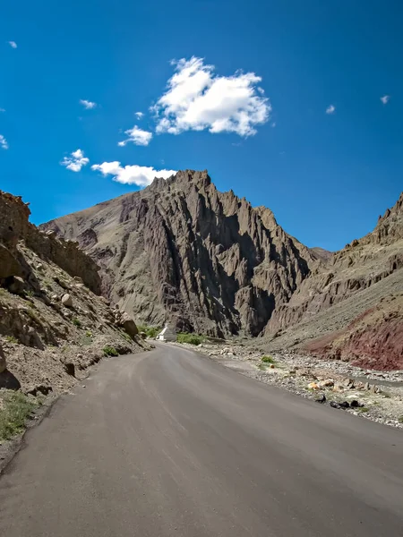 stock image Adventurous road through mountains with clear blue sky on Manali to Leh highway in India.