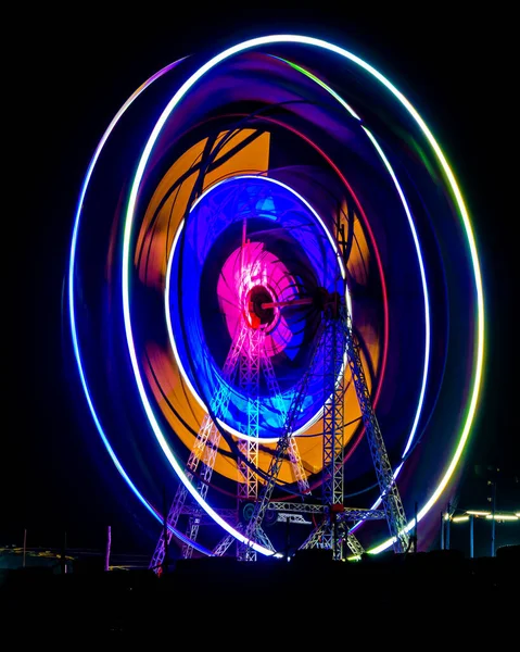 Slow Shutter Image Rotating Giant Colorful Ferris Wheel Spinning Night — Stock Photo, Image