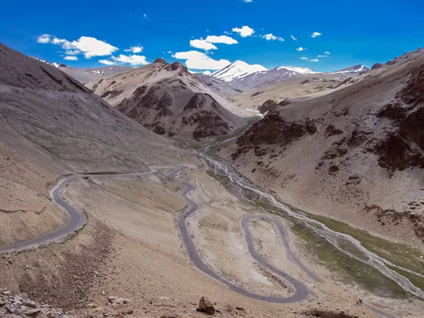Adventurous Road Looping Mountains Clear Blue Sky Manali Leh Highway — Stock Photo, Image