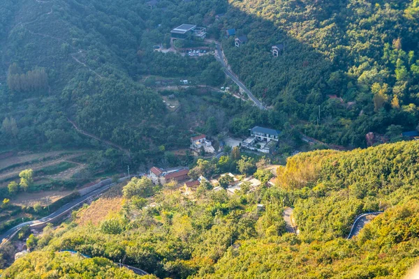 Fuxi Dağı 'nın Kızıl Taş Ormanı manzaralı bölgesi, Henan Eyaleti, Çin