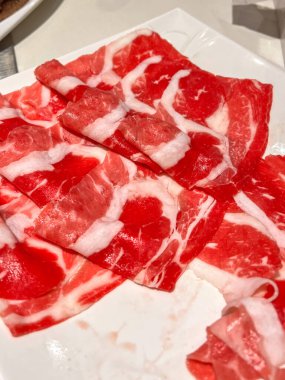 Shabu Shabu 'dan bir tabak et.