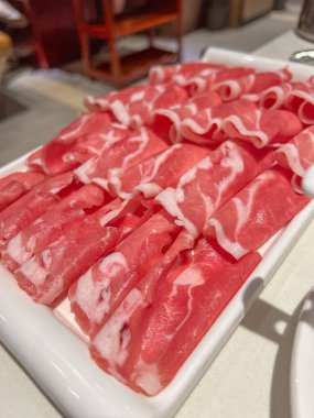 Shabu Shabu 'dan bir tabak et.