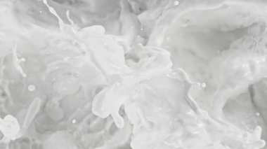 Süper Yavaş Çekim Sulama Taze Sütü 1000 fp 'de. 4K 'da Yüksek Hız Sinema Kamerası ile çekildi..