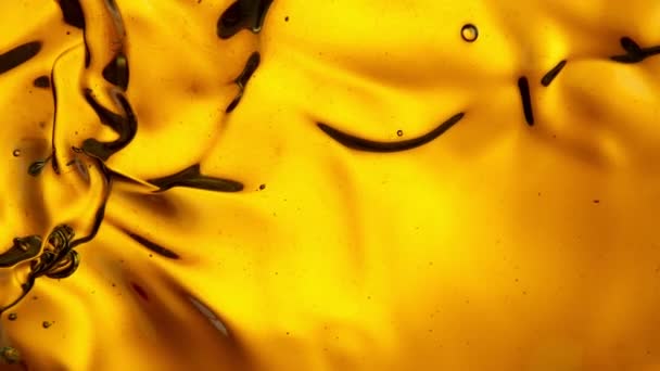Super Slow Motion Shot Golden Oil Waits 1000Fps Съемки Высокой — стоковое видео