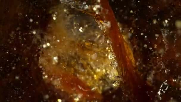 Super Slow Motion Shot Golden Alcohol Liquid Splashing Oak Wooden — Stock Video
