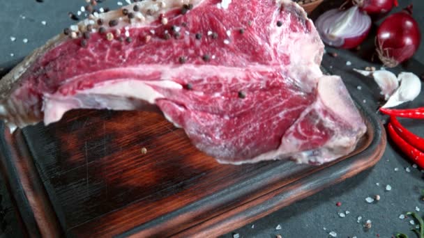 Super Slow Motion Shot Falling Fresh Bone Meat Seasoning Cutting — Stock video