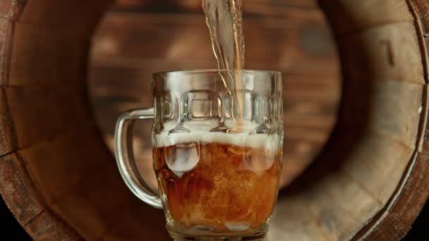 Super Slow Motion Shot Pouring Fresh Beer Glass Pint Wooden — Stock Video