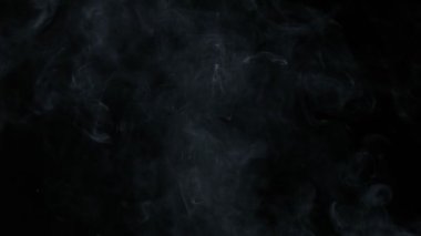 Yükselen Duman Arkaplanı 'nın Süper Yavaş Çekimi, 300 fite kadar izole edildi. 4K 'da yüksek hızlı sinema kamerası ile çekildi...