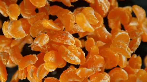 Super Slow Motion Shot Peeled Tangerines Repülő Felé Kamera Fekete — Stock videók