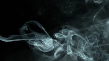 Atmosferik Dumanın Süper Yavaş Çekimi. Soyut Özgeçmiş, 300 fite ayarlandı. 4K 'da Yüksek Hız Sinema Kamerası ile çekildi..