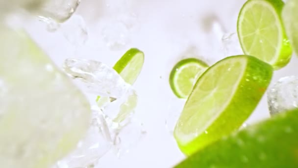 Lime Slices Ice Cubes 슬로우 그라운드에서 1000 Fps 듭니다 해상도로 — 비디오