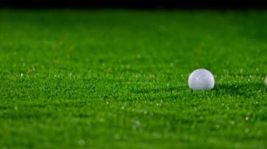 1000 fps 'de Süper Yavaş Golf Vuruşu Çekimi. 4K 'da Yüksek Hız Sinema Kamerasında Çekim.