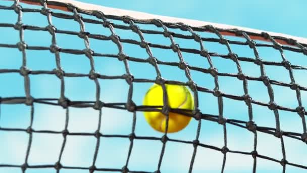 Tenis Topunun Süper Yavaş Çekimi 1000Fps Internete Çarpıyor Yüksek Hız — Stok video