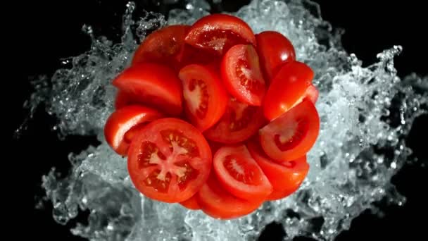 Super Slow Motion Shot Fresh Tomato Cuts Water Splash Izolowane — Wideo stockowe
