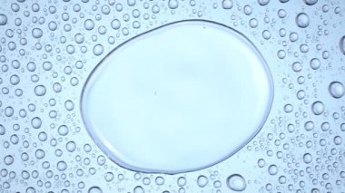 Süper Yavaş Hareketli Makro Çekim Gerçek Su Damlaları 'nın 300 metre yükseklikte. 4K 'da yüksek hızlı sinema kamerası ile çekildi...