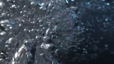 Süper Yavaş Çekim Makro Hava Baloncukları Suyun içinde 1000 fp hızla akıyor. 4K 'da Yüksek Hız Sinema Kamerası ile çekildi..