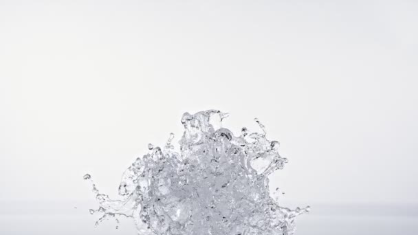 Super Slow Motion Shot Real Water Splash Белом Фоне Скоростью — стоковое видео