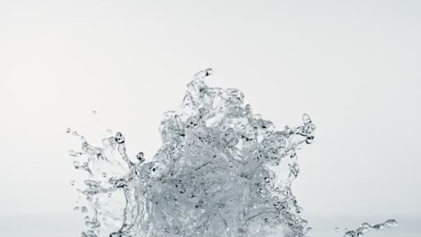 Super Slow Motion Skott Riktigt Vatten Stänk Explosion Vit Bakgrund — Stockvideo