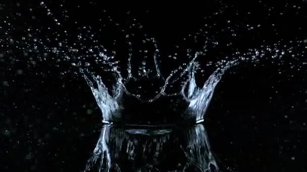 Super Slow Motion Skott Vatten Crown Splash 1000Fps Isolerad Svart — Stockvideo