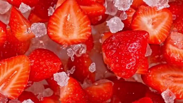 Super Slow Motion Shot Fresh Strawberries Dan Crushed Ice Flying — Stok Video