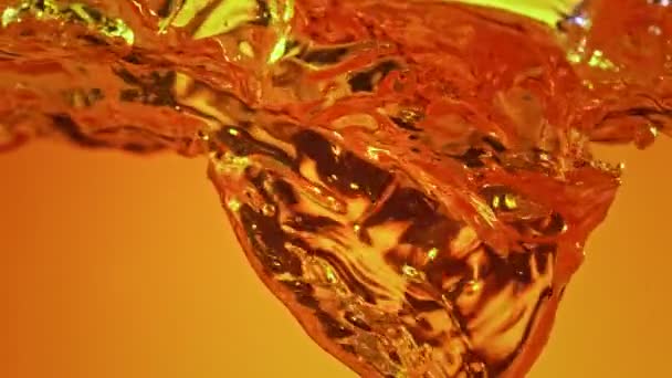 Super Slow Motion Shot Golden Liquid Vortex Скоростью 1000 Кадров — стоковое видео