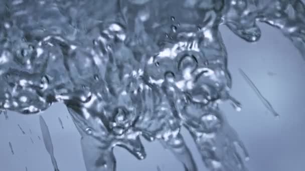 Super Slow Motion Shot Pooring Water Top Shot 1000Fps Съемки — стоковое видео
