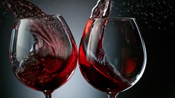 Super Slow Motion Shot Clinking Two Glasses Red Wine 1000Fps — Stock Video