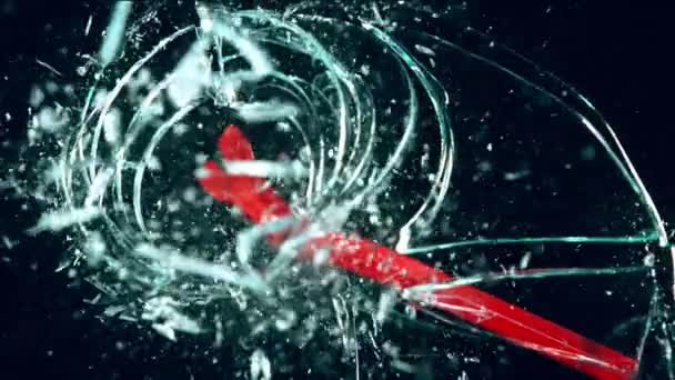 Super Slow Motion Shot Crowbar Glass Break 1000 Fps Aislado — Vídeo de stock