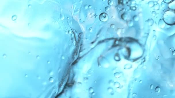 Super Slow Motion Shot Van Stromende Blauw Viskeuze Transparante Vloeistof — Stockvideo