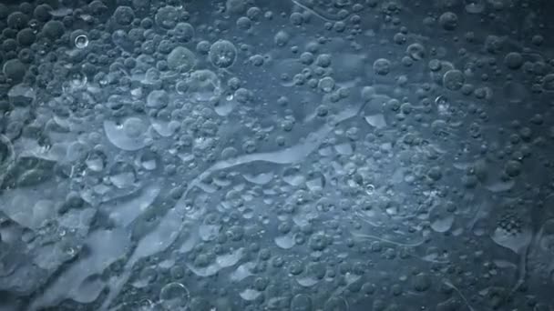 Σούπερ Αργή Κίνηση Shot Του Πετρελαίου Φυσαλίδες Στο Νερό 1000Fps — Αρχείο Βίντεο