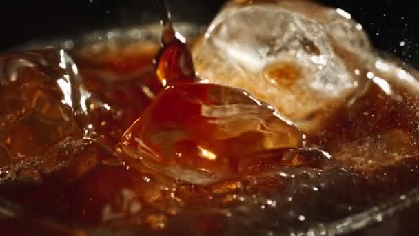 슬로우 레모네이드 Ice Cubes 1000Fps High Speed Cinema Camera — 비디오