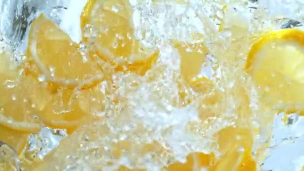 Super Slow Motion Shot Von Frischen Zitronenscheiben Die Mit 1000 — Stockvideo
