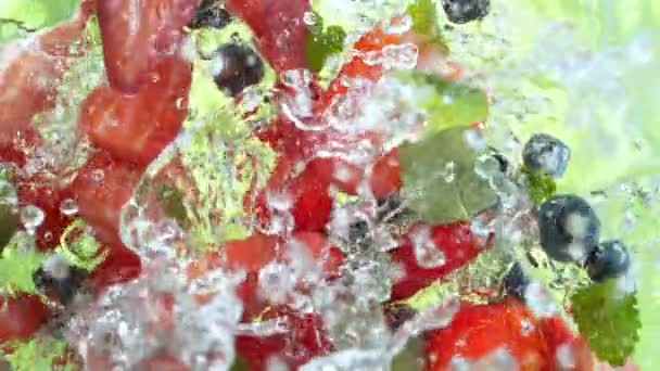 Super Slow Motion Shot Fresh Berries 1000 Fps Sebességgel Zuhan — Stock videók