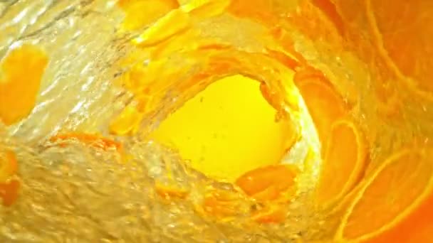 Super Pomalý Pohyb Záběr Citrónových Plátků Vody Rotující Vlně Při — Stock video