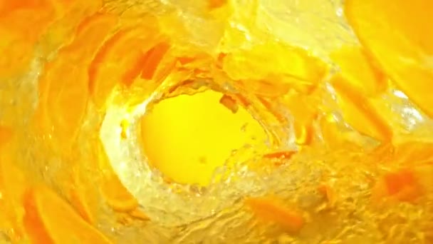 Super Ralenti Prise Vue Tranches Orange Eau Tournant Dans Vague — Video